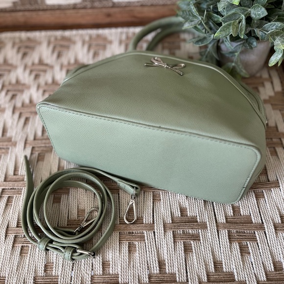 Betsey Johnson Mint Green Satchel with Bow Accent - Picture 5 of 6